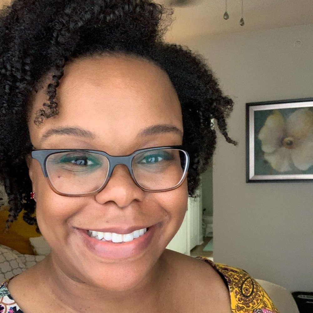 Meet your Posher, Delora